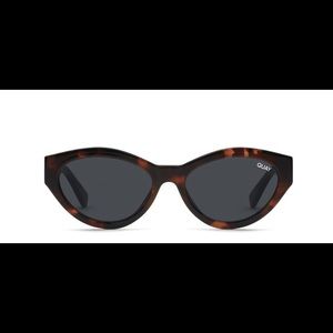 Brand new QUAY Totally Buggin sunglasses